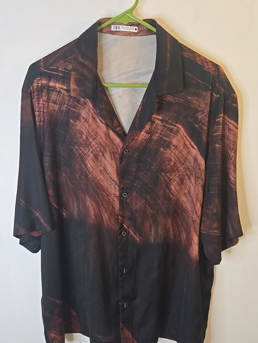 Zara Men Short Sleeve Button-Up Shirt in Black and Copper